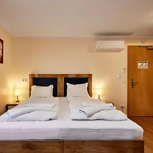 3* Hotell Isha